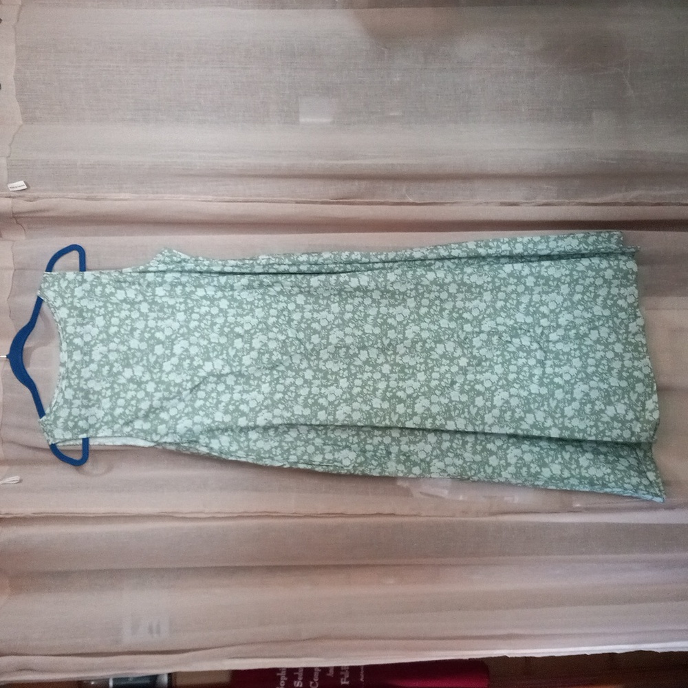 Green and white dress, size XL, no other tags